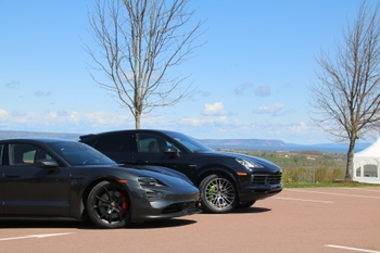 We have partnered with Luckett Vineyards to provide the Ultimate Porsche Destination Charing Experience