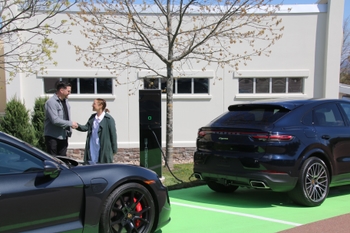 We have partnered with Luckett Vineyards to provide the Ultimate Porsche Destination Charing Experience