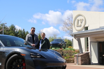 We have partnered with Luckett Vineyards to provide the Ultimate Porsche Destination Charing Experience