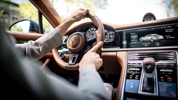 Main dash of Porsche