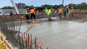 cement_pour_on_ground_smoothing