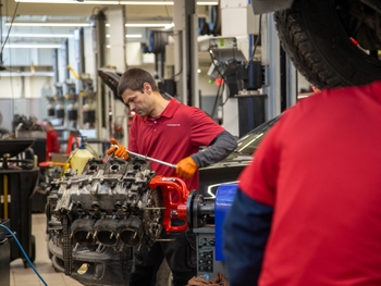 Porsche Prestige - Porsche Classic Restoration Challenge 2023