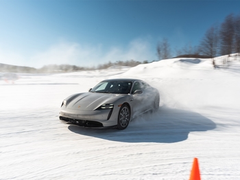 Mecaglisse 2022 - Porsche Prestige