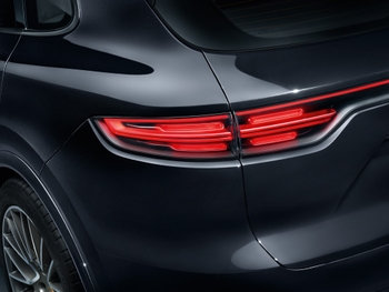 Maserati Levante GT 2022 vs Porsche Cayenne S 2022 1