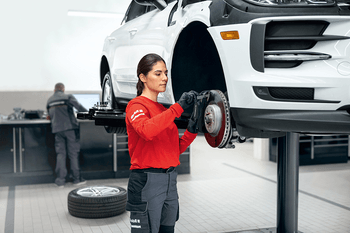 Porsche technician brake