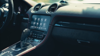 718 Cayman console detail