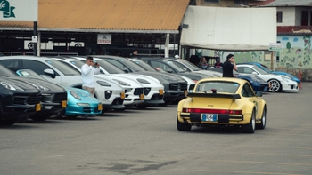 Porsche cars lined up