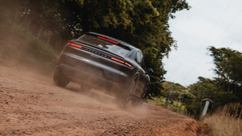 Porsche Cayenne en carretera