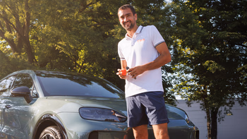 Sivi Porsche Macan u Karlovcu