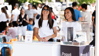Porsche hostese na događaju