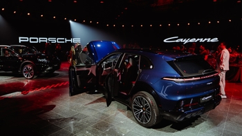 Launch Porsche Cayenne Electric