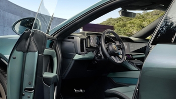 Sivi Cayenne S Electric sportski SUV s elegantnim dizajnom