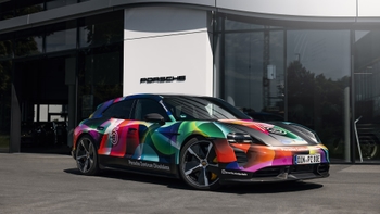 Farbiges Fahrzeug von Porsche