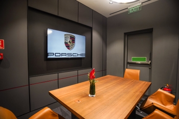 Porsche Studio 10