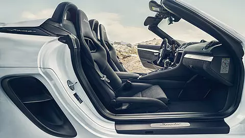 blur-up ls-is-cached lazyloaded