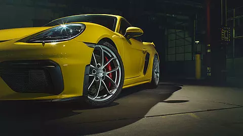 blur-up ls-is-cached lazyloaded