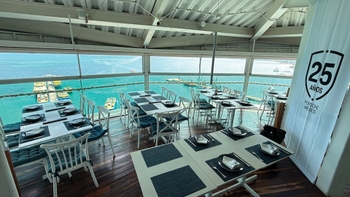 Lugar de almuerzo frente al mar, en el Torneo de pesca de Porsche, Puerto Juarez.