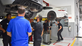 Porsche Service Clinic 2024