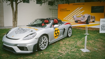 Auto Porsche 718 convertible