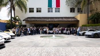 Clientes Porsche disfrutando de la jornada en el Rancho San Diego