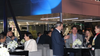 Porsche Pre-Owned Car Center Angelóplis