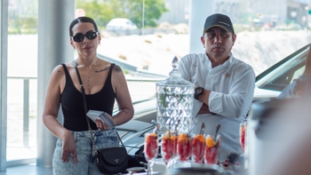 Porsche guests listening to a talk