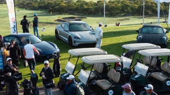 porsche taycan cayman y 911 en exhibicion en el torneo de golf en queretaro 2025