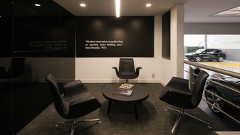 Autos Porsche en concesionario