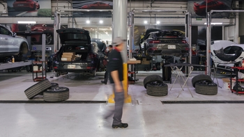 Autos Porsche en concesionario