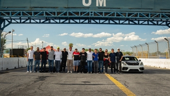 Porsche clients lined up at the start line