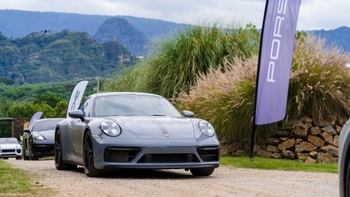 Porsche 911 grey coloured arriving to Veracruz