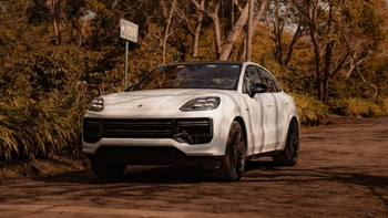 Porsche Cayenne Turbo GT color blanco en rodada Porsche Coatepec.