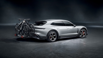 Taycan Cross Turismo med sykkelstativ