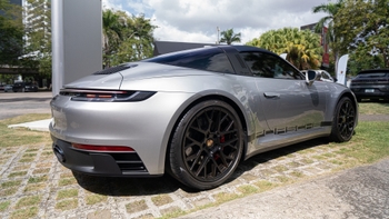 Porsche celebra la navidad en Panama