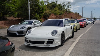 Porsche celebra la navidad en Panama