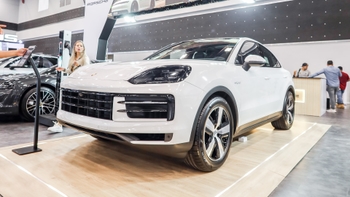 Cayenne E-Hybrid por primera vez exhibido en el Panamá Motor Show.