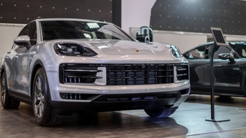 Cayenne E-Hybrid por primera vez exhibido en el Panamá Motor Show.