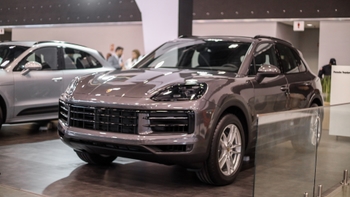 Cayenne E-Hybrid por primera vez exhibido en el Panamá Motor Show.