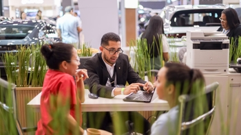 Cayenne E-Hybrid por primera vez exhibido en el Panamá Motor Show.
