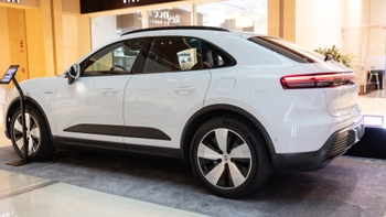 porsche macan electrico blanco
