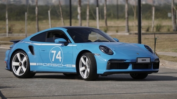 911 Turbo 50 años de color celeste.