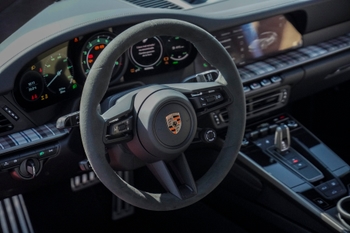 Volante del 911 Turbo 50 años.