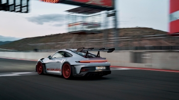 Porsche 911 GT3 RS на гоночному треку