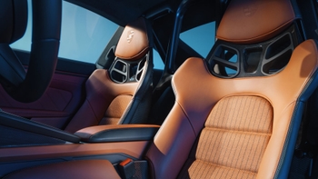 Салон Porsche 911 S/T, сидіння