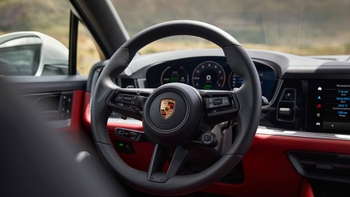 Салон Porsche Cayenne Coupé, панель приладів