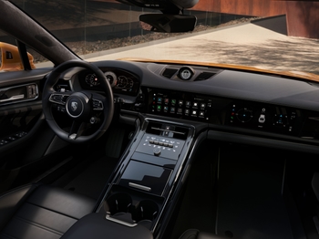 Салон Porsche Panamera, панель приладів
