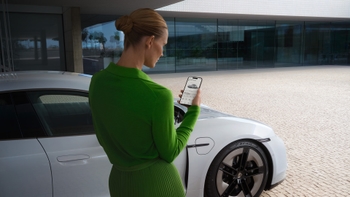 Porsche Taycan, My Porsche в Apple CarPlay®