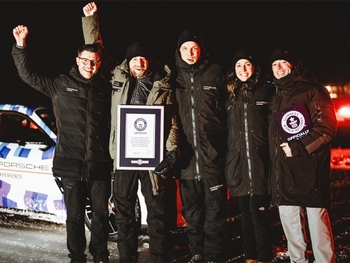 Drifting 17 kilometers nonstop on ice: A GUINNESS WORLD RECORDS™ title for the Taycan