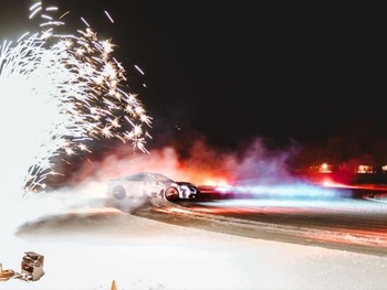 Drifting 17 kilometers nonstop on ice: A GUINNESS WORLD RECORDS™ title for the Taycan