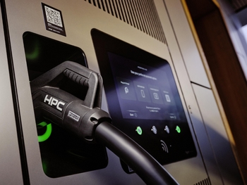 Fifth Porsche Charging Lounge opens in Hamburg